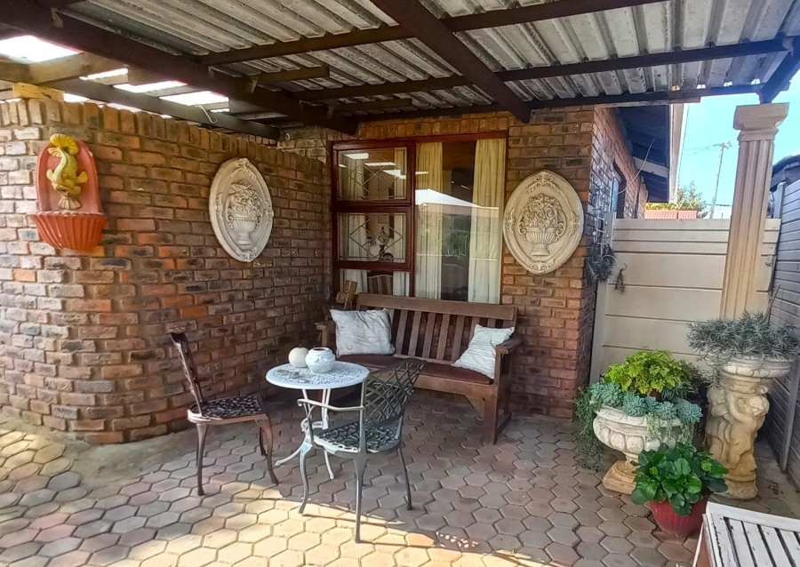 3 Bedroom Property for Sale in Hartenbos Central Western Cape